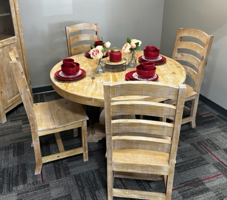 Native Pine 4' Round Dining Table 4 Chairs 